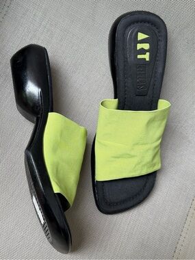 Art Effects Slip on Slides Sandals Black Lime Stretchy Brazil Women's size 9